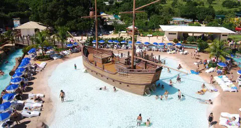 achei-ferias-imagem-galeria-diroma-acqua-park-caldas-novas-go-5d8a79dcf2d63_1.webp